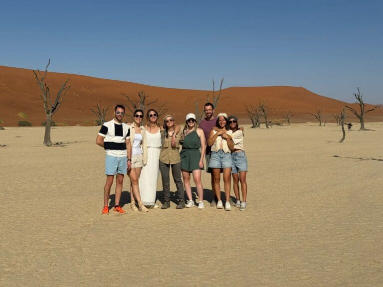 Groepsreis in Namibië - Solo reis Namibië - Vrienden - Groepsfoto
