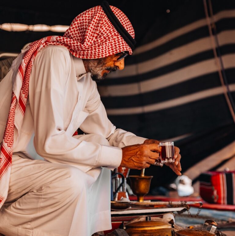 Groepsreis in Jordanië - Solo reis in Jordanië - Thee - Locale bevolking Jordanië