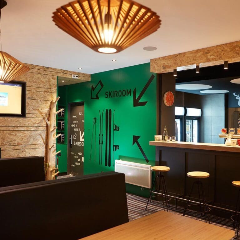 Groepsreis Franse Alpen - Skireis - Soloskireis - Solo Skiën - Solo Snowborden - Alpes D'Huez - hostel