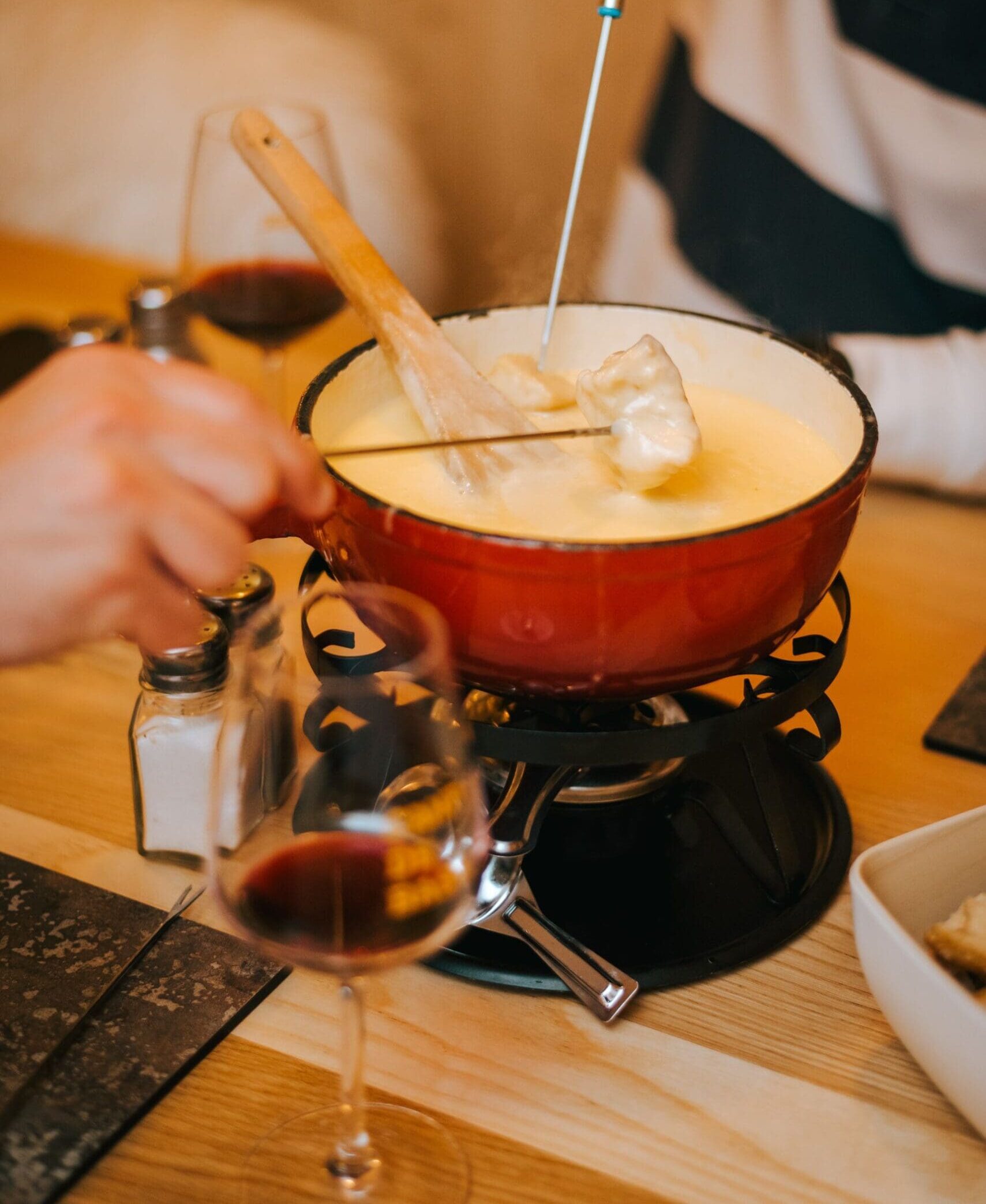 Groepsreis Franse Alpen - Skireis - Soloskireis - Solo Skiën - Solo Snowborden - Alpes D'Huez - Raclette